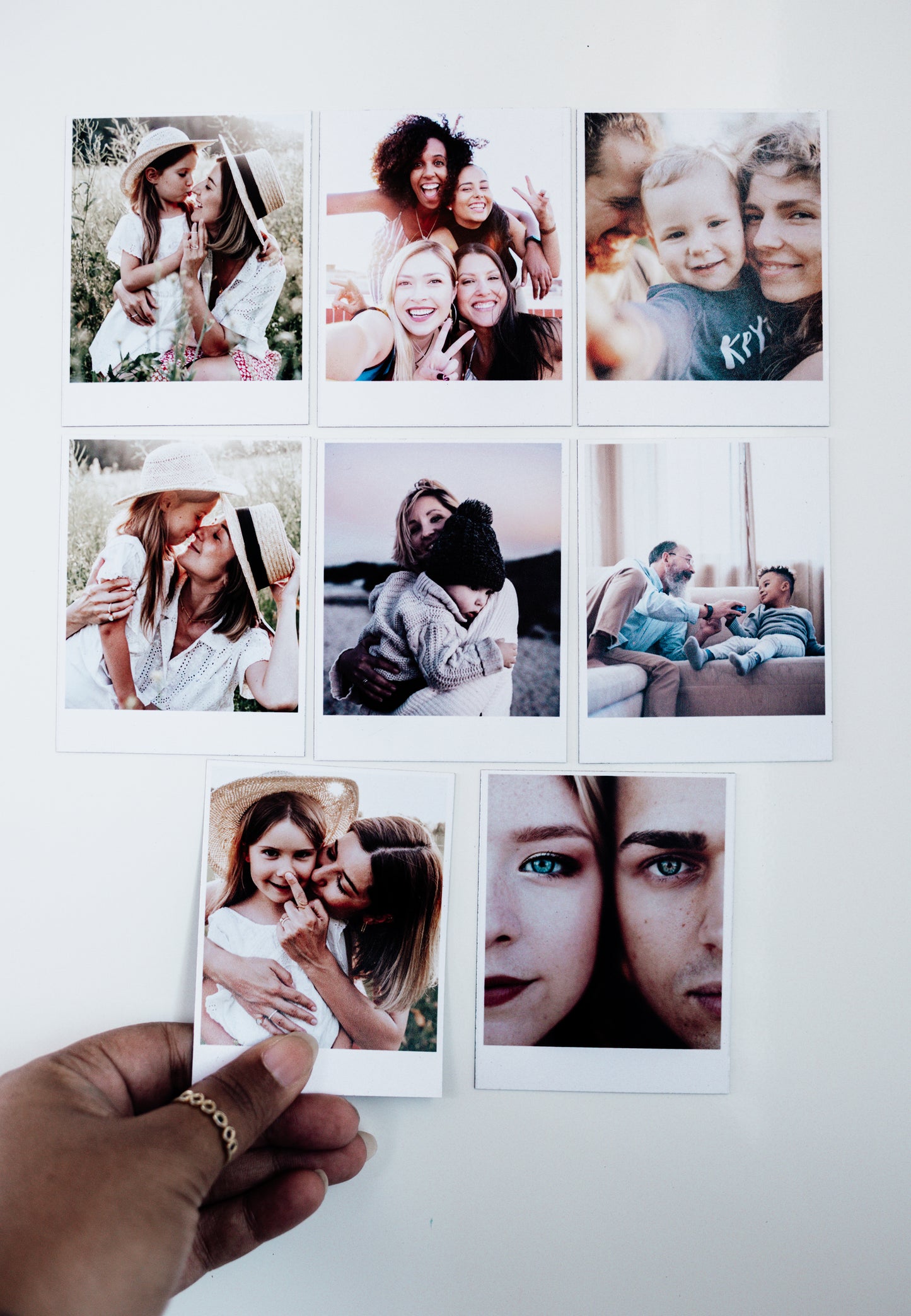 Photo de 8 magnets photo souples format tirage instantanés