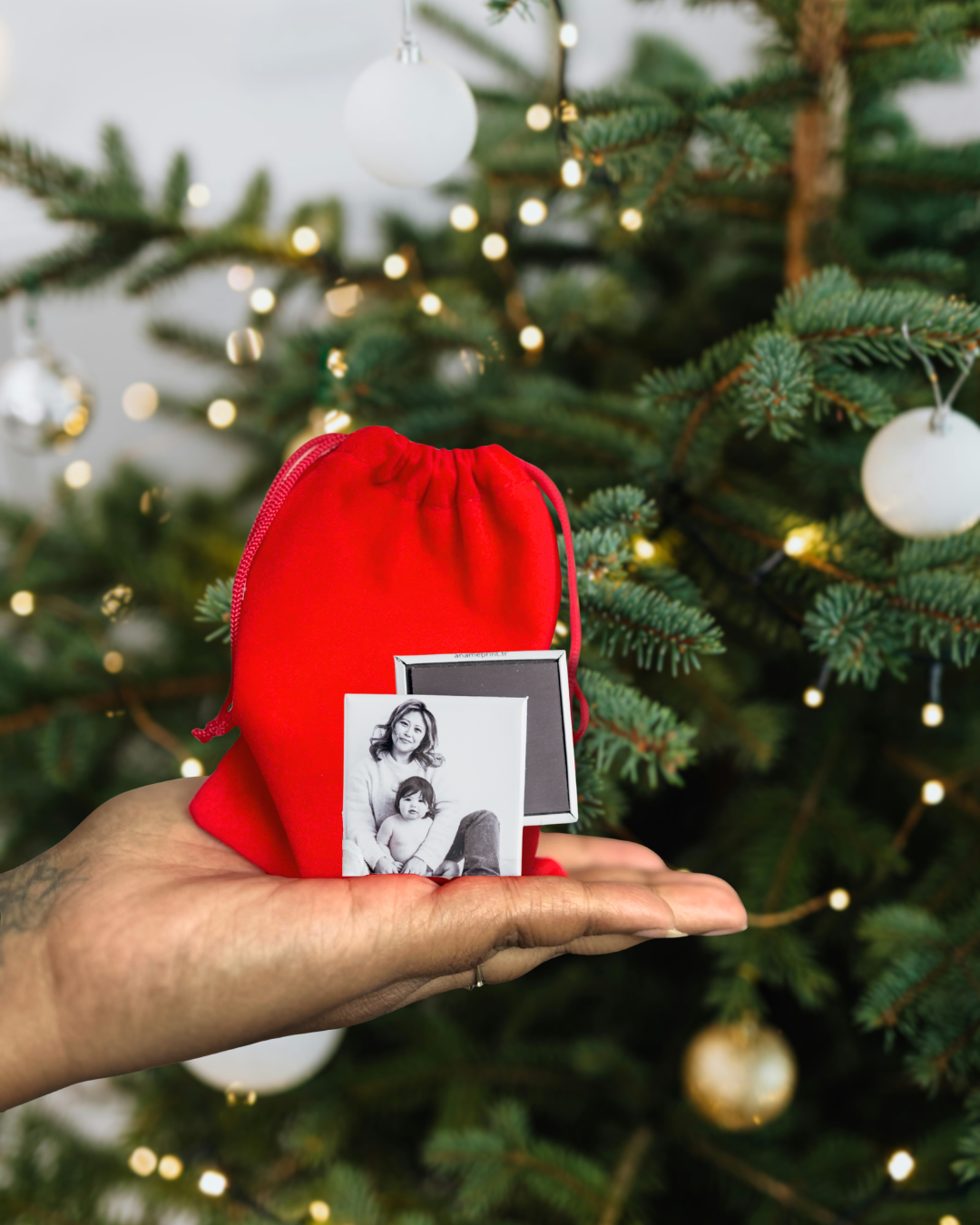 Cadeau photo noël 2025: 5 idées de magnets personnalisés qui touchent