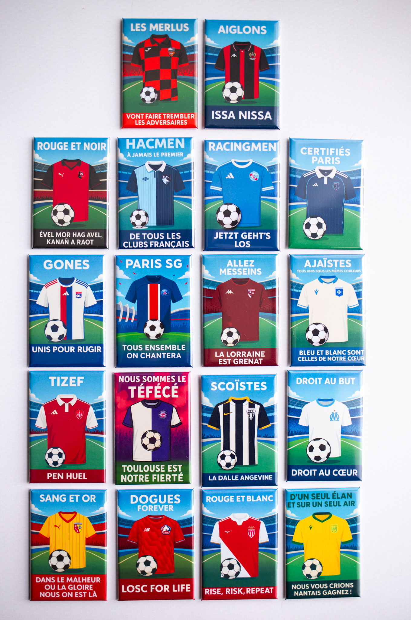 Magnet rectangle foot Ligue 1: affiche les couleurs de ton club préféré